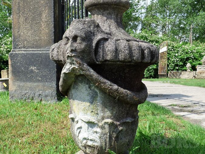 Dekoratiivne aia kivivaas, kood M017, foto nr 1